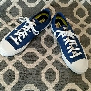 NWOB royal blue Converse size 11